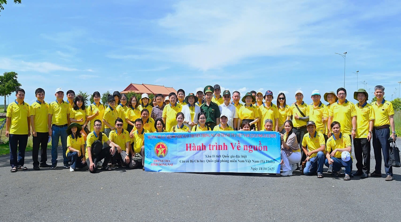 Description: C:\Users\Admin\Desktop\z7133401506641_8c744084aef23fbcf2a96e12537b667a.jpg