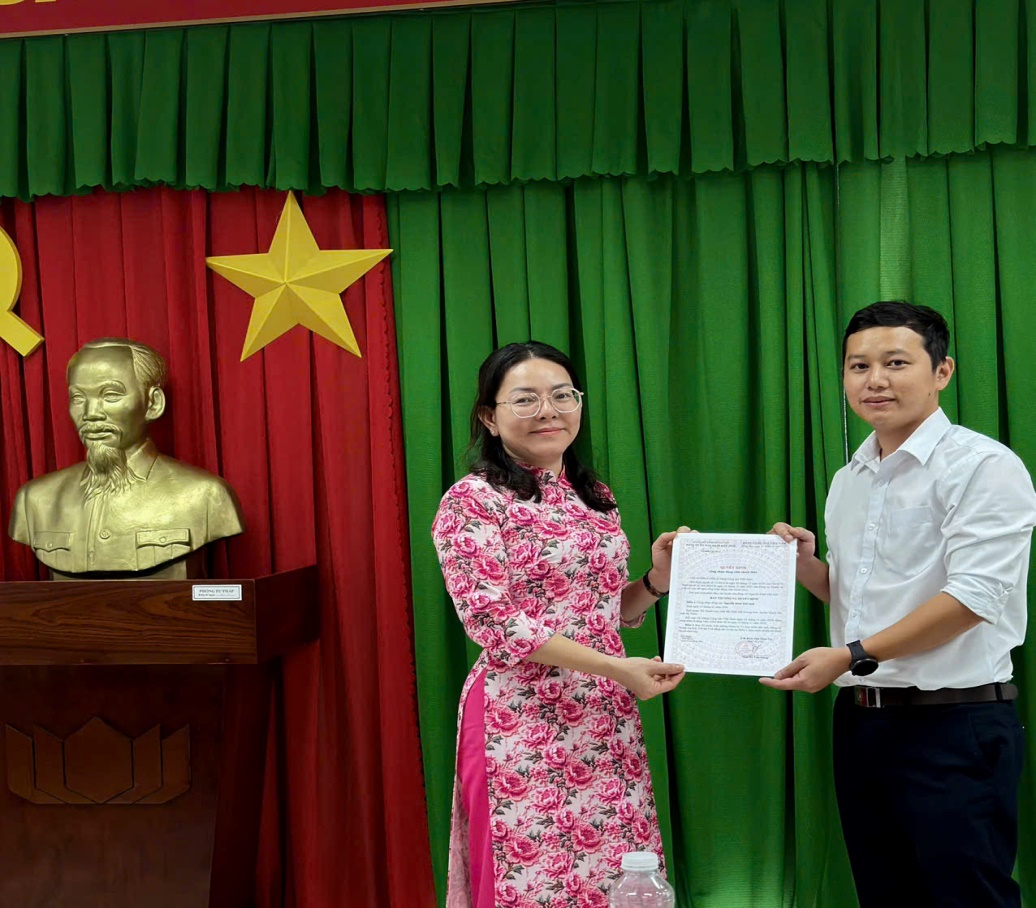 Description: C:\Users\Admin\Desktop\hình ảnh.jpg